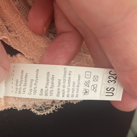 Varsbaby peach lace boudoir bra 32C like new adjustable French style gold clasp - Picture 7 of 11